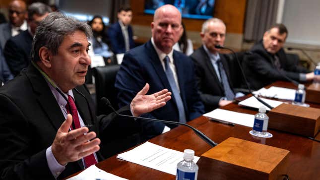 Sam Salehpour testifying before the Senate