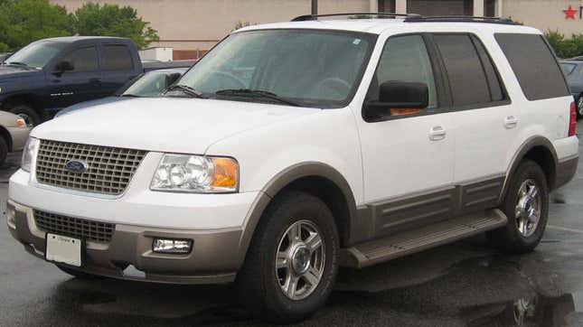 eine weiße Ford Expedition 2003-2006, fotografiert in den USA.