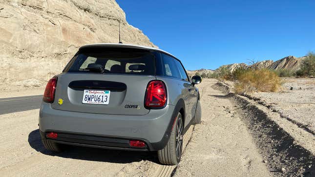 Image for article titled The Mini Cooper SE Isn't Perfect, But We Need More EVs Like It