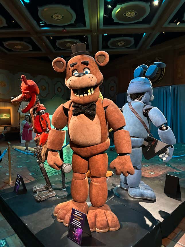 Freddy Fazbear Pizza Band Come to Life Five Nights at Freddy's