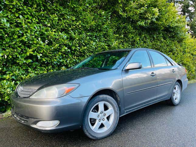 Image for article titled Here Are Three Perfectly Normal Manual Toyota Camrys For Sale