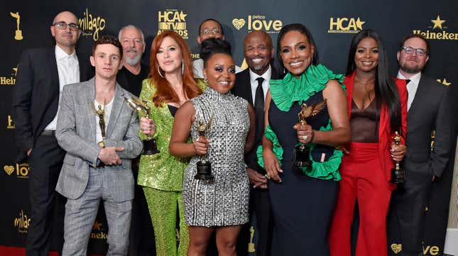  (L-R) Justin Halpern, Chris Perfetti, Randall Einhorn, Lisa Ann Walter, Tyler James Williams, Quinta Brunson, William Stanford Davis, Sheryl Lee Ralph, Janelle James, Patrick Schumacker pose onstage during The 2nd Annual HCA TV Awards: Broadcast &amp; Cable on August 13, 2022 in Beverly Hills, California.