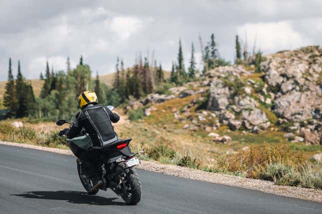 Image for article titled 2023 Zero DSR/X Electric Adventure Bike Silently Conquers All Terrain