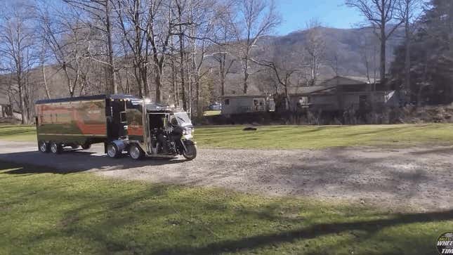 Harley Davidson Big Rig Camper Has 9 Wheels Weighs 4 000 Pounds