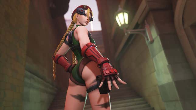Widowmaker dressed as Cammy.