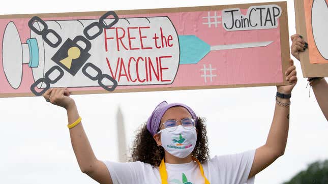 Image for article titled U.S. Decides to Stop Being a Dick About the Covid Vaccine