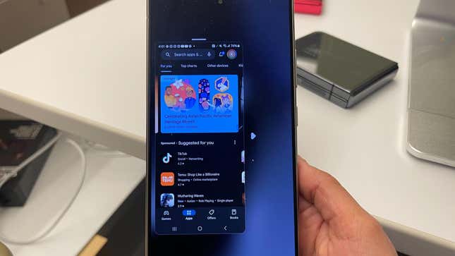 a photo of one handed mode