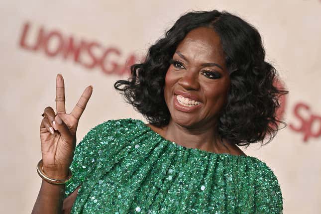  Viola Davis asiste al estreno en Los Ángeles de “Los juegos del hambre: la balada de los pájaros cantores y las serpientes” en el Teatro Chino TCL el 13 de noviembre de 2023 en Hollywood, California.