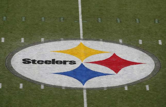 10. September 2023;  Pittsburgh, Pennsylvania, USA;  Gesamtansicht des Steelers-Logos auf dem Spielfeld, bevor die Pittsburgh Steelers die San Francisco 49ers im Acrisure Stadium ausrichten.