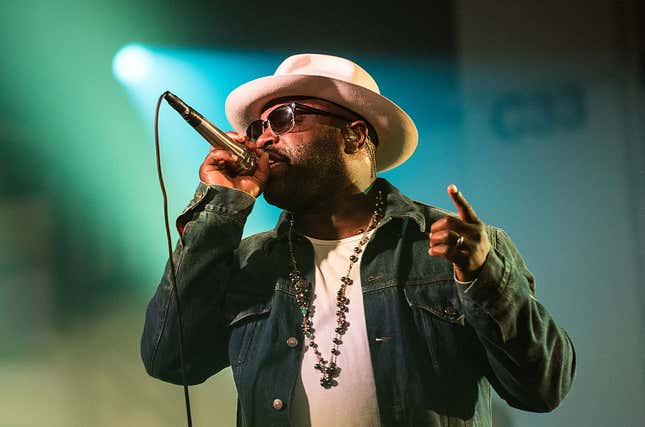 Image for article titled Rapper Black Thought Stars in the Musical ‘Black No More,’ Where He Invents a Machine That Turns Black People White