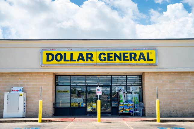 Image for article titled Dollar General offers a mixed bag for earnings amid economic uncertainty