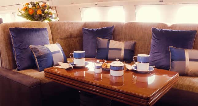 Image for article titled Tacky or Tasteful? Inside Drake&#39;s Luxurious $185 Million-Private Jet ... Yes, THAT Jet