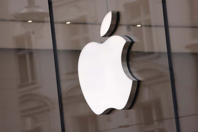 Apple-Logo auf einem Schaufenster