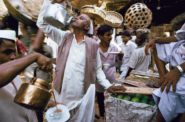 Raghubir Singh. Crawford Market, Bombay, Maharashtra, 1993.