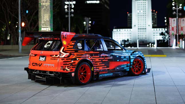 Image for article titled Honda Crammed a 2024 IndyCar Engine in a CR-V to Create 'The HPD Beast'
