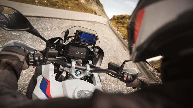 Image for article titled BMW And Apple Can&#39;t Agree On iPhones Attaching To Motorcycles