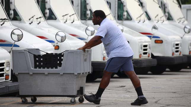 Image for article titled The U.S. Postal Service Is Cleared to Deliver Abortion Pills in Red States