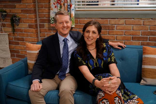 Jeopardy! hosts Ken Jennings and Mayim Bialik on the set of Call Me Kat in 2022