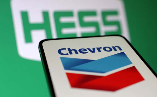 Imagen para el artículo titulado Los accionistas de Hess acaban de aprobar la oferta de Chevron para comprar la empresa