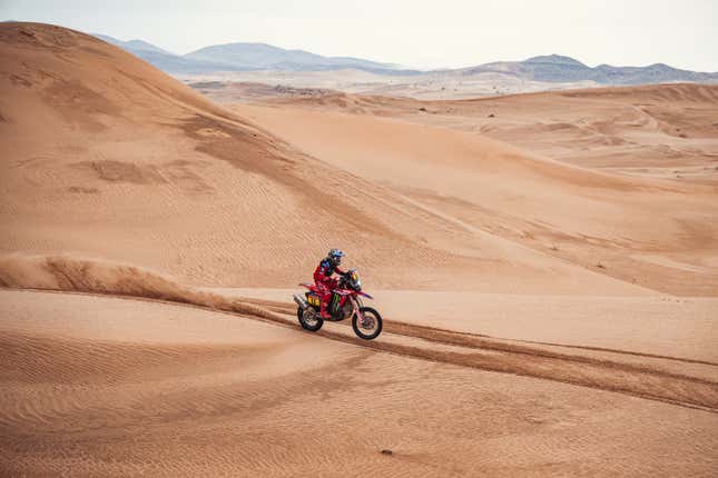 Image for article titled The Harrowing Beauty of the 2023 Dakar Rally