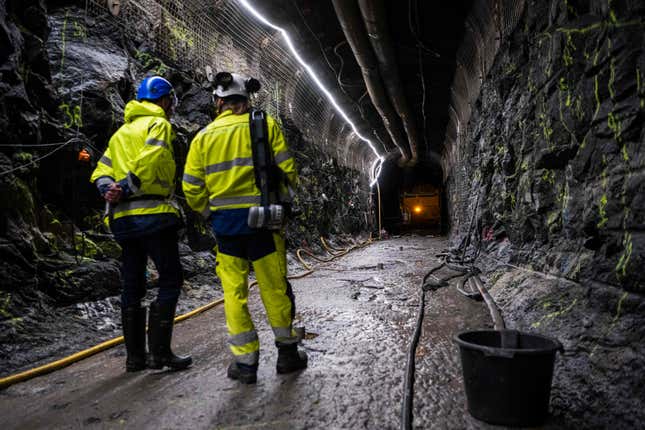 Workers inspect the Repository in Onkalo.