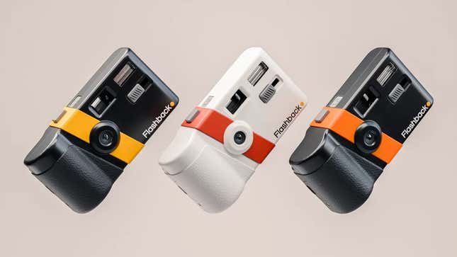 This Disposable-Style Digital Camera Makes You Wait 24 Hours to