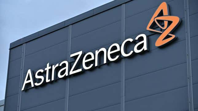 طلبت AstraZeneca موافقة إدارة الغذاء والدواء الأمريكية على لقاح الأنفلونزا الأنفي