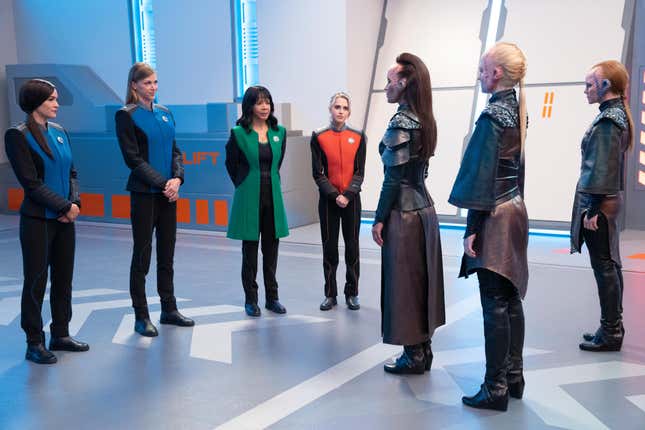 The Orville women meet representatives of a female-dominated species.