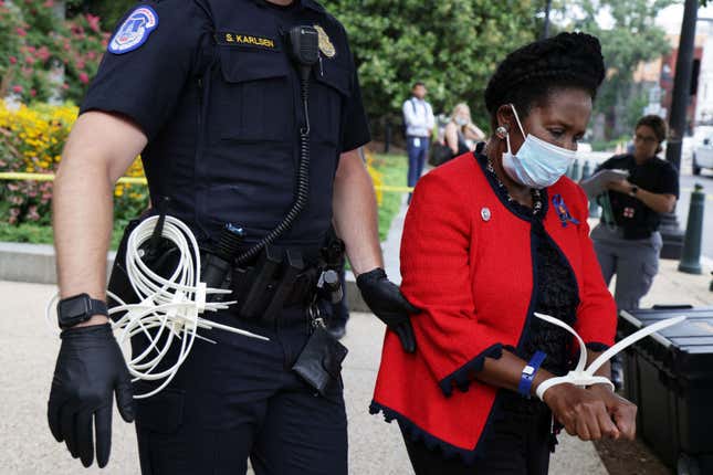 Image for article titled Texas Rep. Sheila Jackson Lee Becomes Third Black Lawmaker Arrested for Protecting Voting Rights