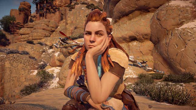 Una captura de pantalla muestra a una Aloy triste. 