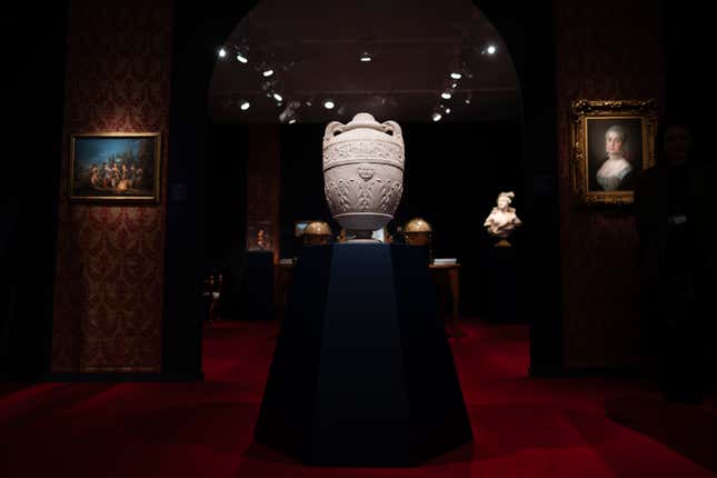 A Roman marble cinerary urn from around the 1st century AD is displayed Piva &amp; C gallery at the European Fine Art Foundation, known by its acronym TEFAF, in Maastricht, southern Netherlands, Thursday, March 7, 2024. (AP Photo/Peter Dejong)