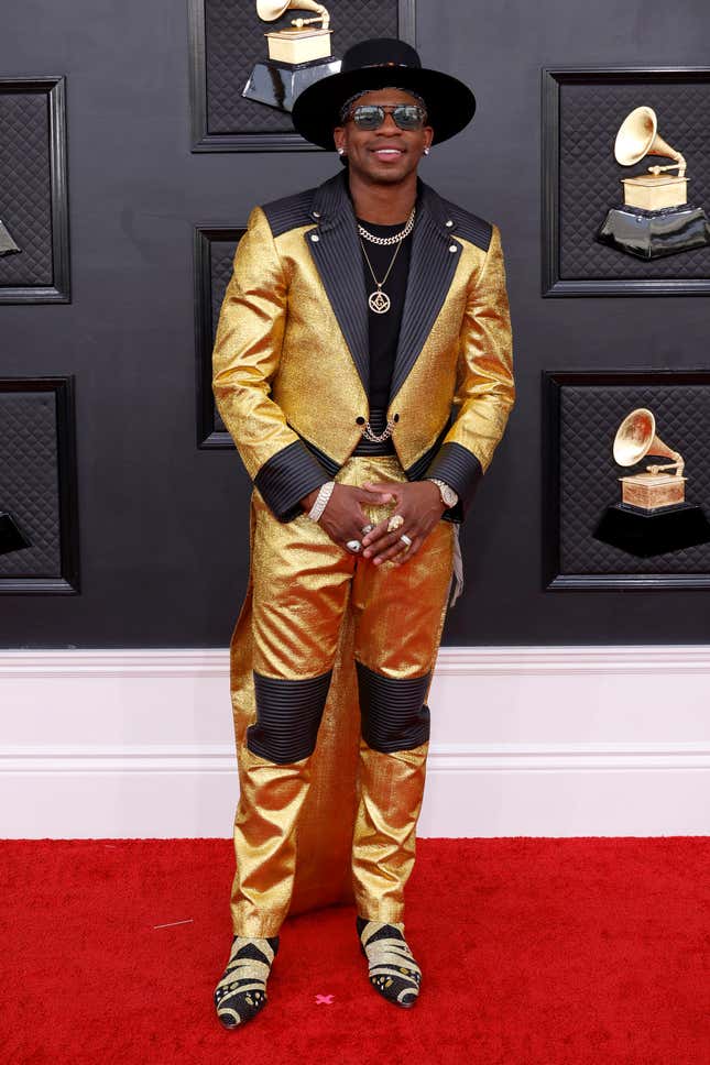 Image for article titled Grammys 2022: Red Carpet Looks