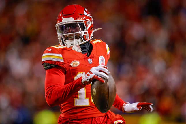 Mahomes stands behind Chiefs WR Toney after costly penalty