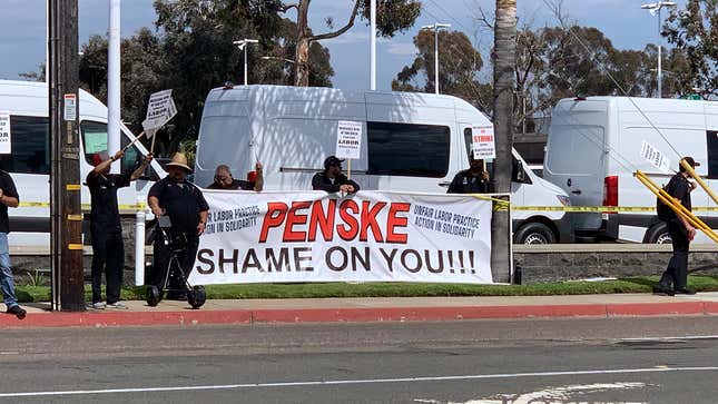 Image for article titled Penske-Owned Mercedes-Benz Dealership Fires 20 Striking Technicians