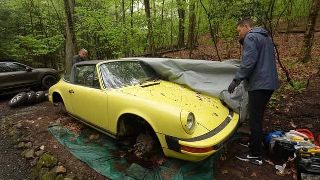 Image for article titled Watch This Incredibly Satisfying Video Of Cleaning Of A Porsche That Was Left In The Woods For 20 Years