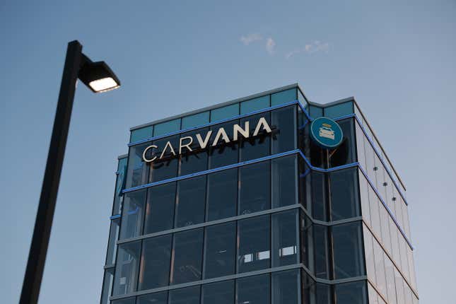 Image for article titled Carvana Is Cutting 1,500 Jobs As Demand for Used Cars Sinks