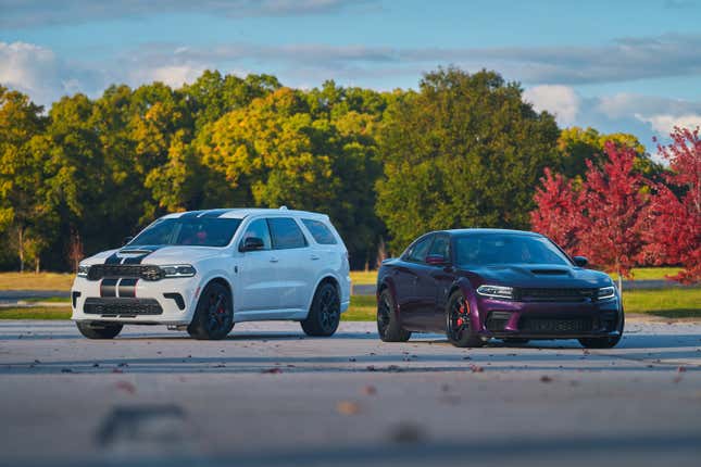 Which one’s driven by Mungojerrie, and which one did Rumpleteazer get?