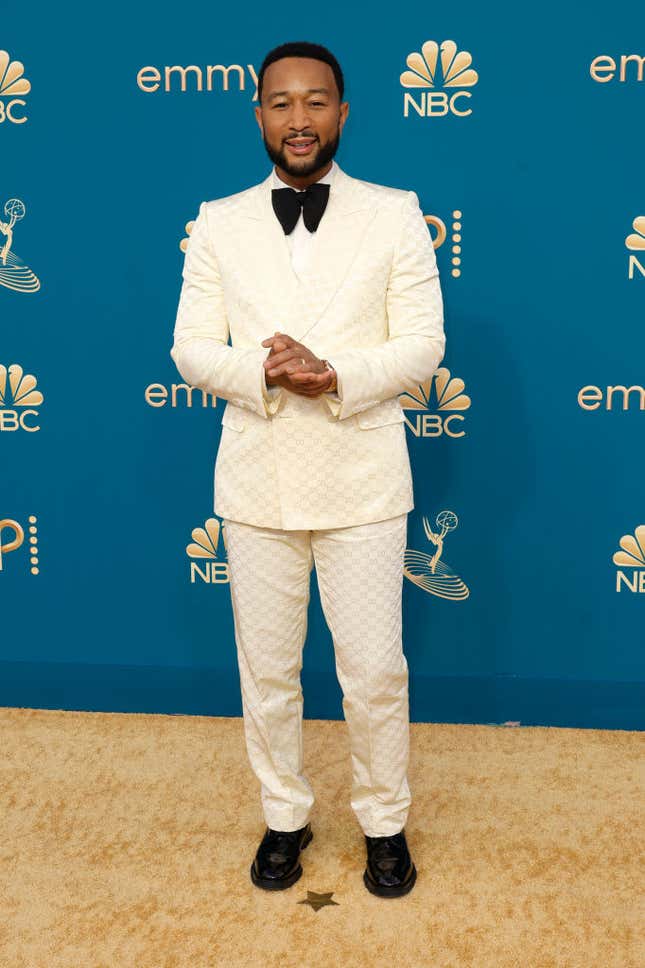 Image for article titled 2022 Emmys Red Carpet Looks