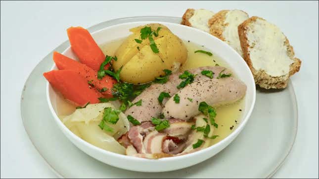 Image for article titled 8 St. Patrick’s Day Recipes That Pair Well With Green Beer