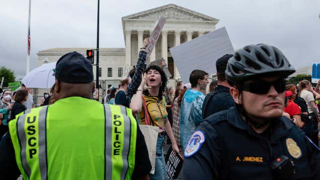 Image for article titled Democrats, Abortion Rights Groups Say It's Time to Expand the Supreme Court