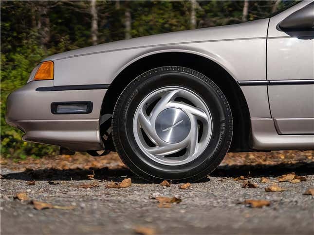 Image for article titled At $23,951 Canadian, Is This 1989 Thunderbird Super Coupe A Super Bargain?