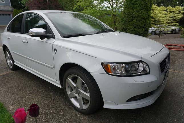 At $15,000, Is This 2010 Volvo S40 T5 R-Design A Deal?