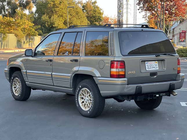 Image for article titled At $10,500, Is This 1995 Jeep Grand Cherokee A Grand Bargain?