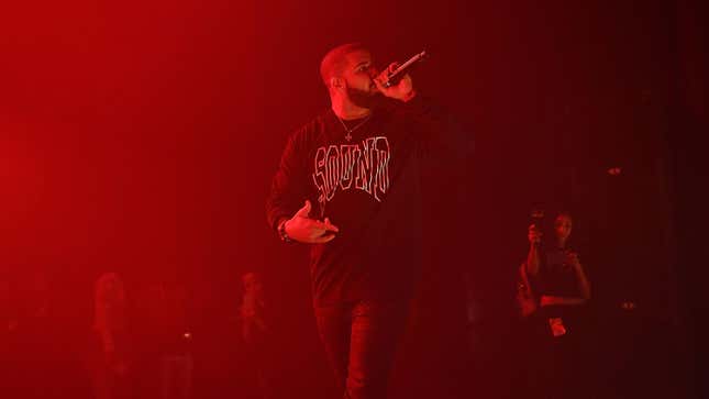 Drake performs on stage at Gucci and Friends Homecoming Concert at Fox Theatre on July 22, 2016 in Atlanta, Georgia.