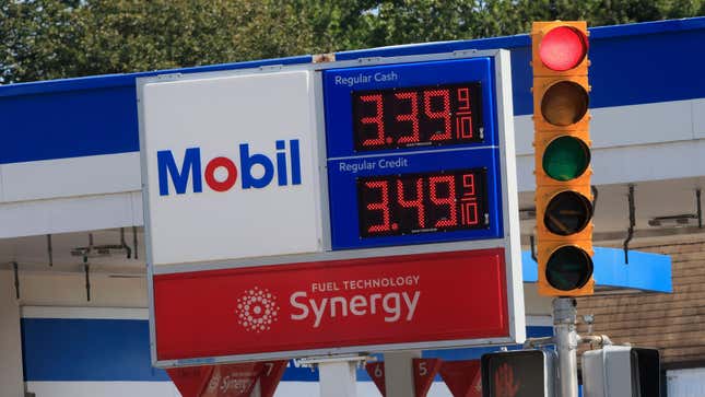 Image for article titled Gas Prices Are Set To Drop Below $3