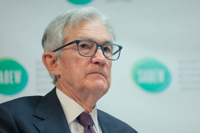 Image for article titled The Dow drops 450 points as even more companies pull their forecasts and Wall Street eyes the Fed