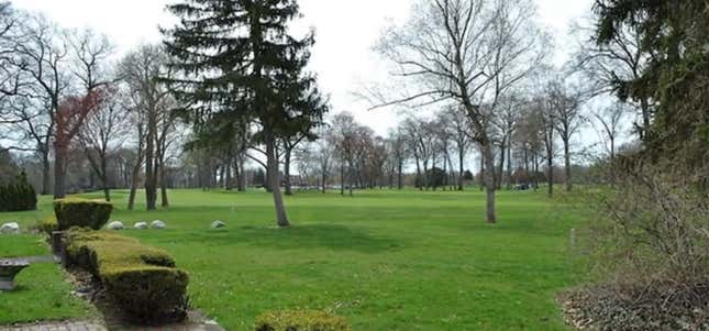 Image for article titled Take a Peek Inside Aretha Franklin&#39;s 1990s Detroit Mansion