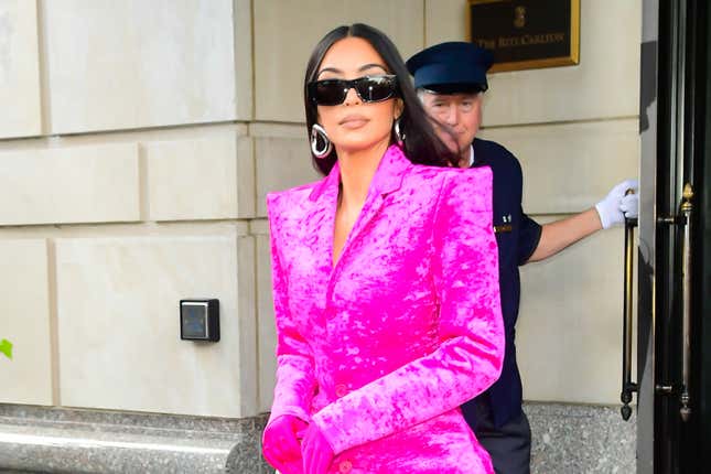 Image for article titled Billionaire Socialite to Women: 'Get Your Fucking Ass Up and Work'