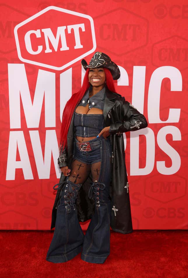 Image for article titled These Black Celebrities Shined On the 2024 Country Music Television Awards Red Carpet