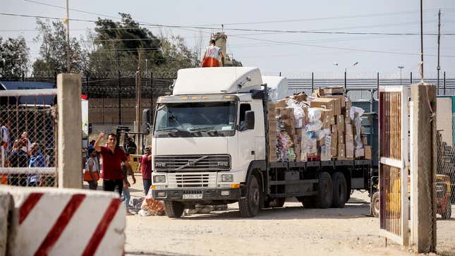 Image for article titled Pros And Cons Of Allowing Food Aid In Gaza